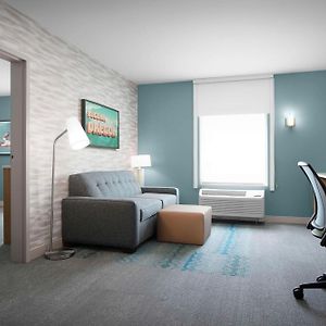 King Suite Hearing Access or Non-Smoking
